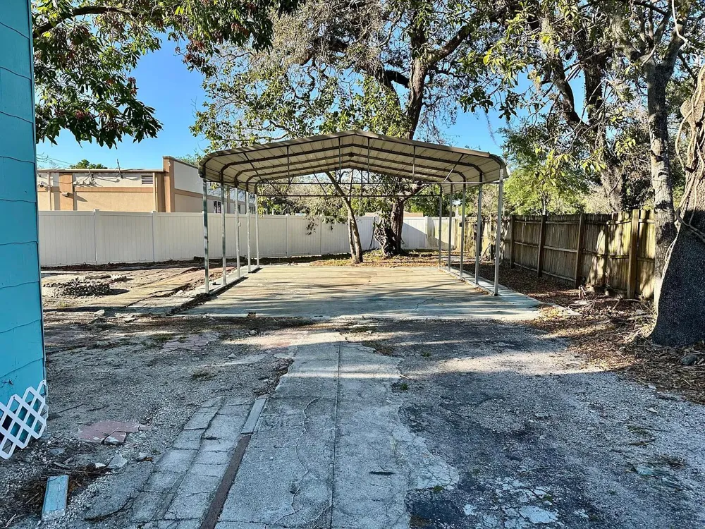 1504 E 33RD AVENUE Tampa, FL 33610