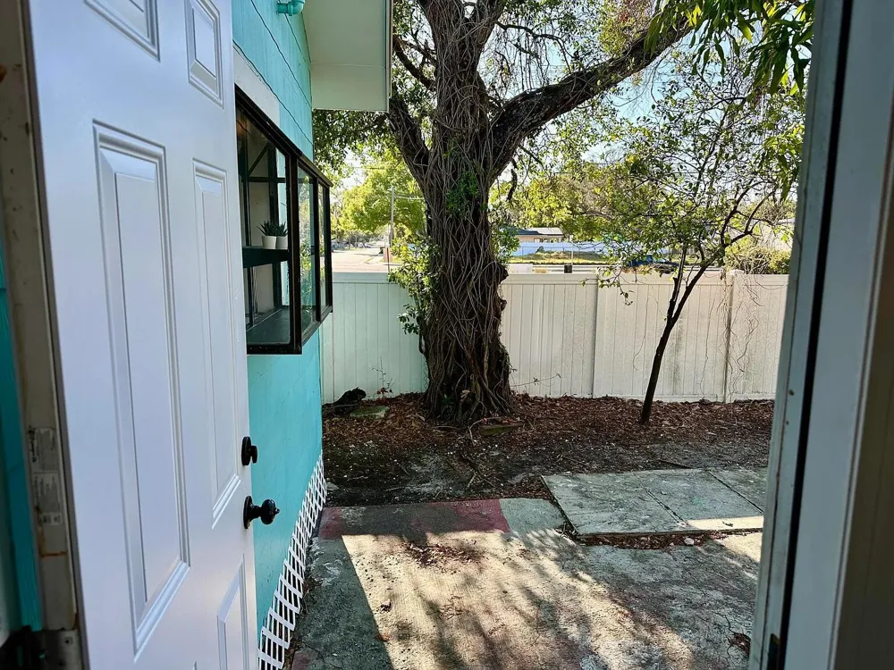 1504 E 33RD AVENUE Tampa, FL 33610