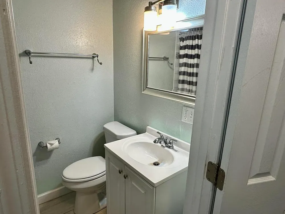 1504 E 33RD AVENUE Tampa, FL 33610