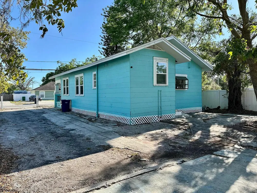 1504 E 33RD AVENUE Tampa, FL 33610