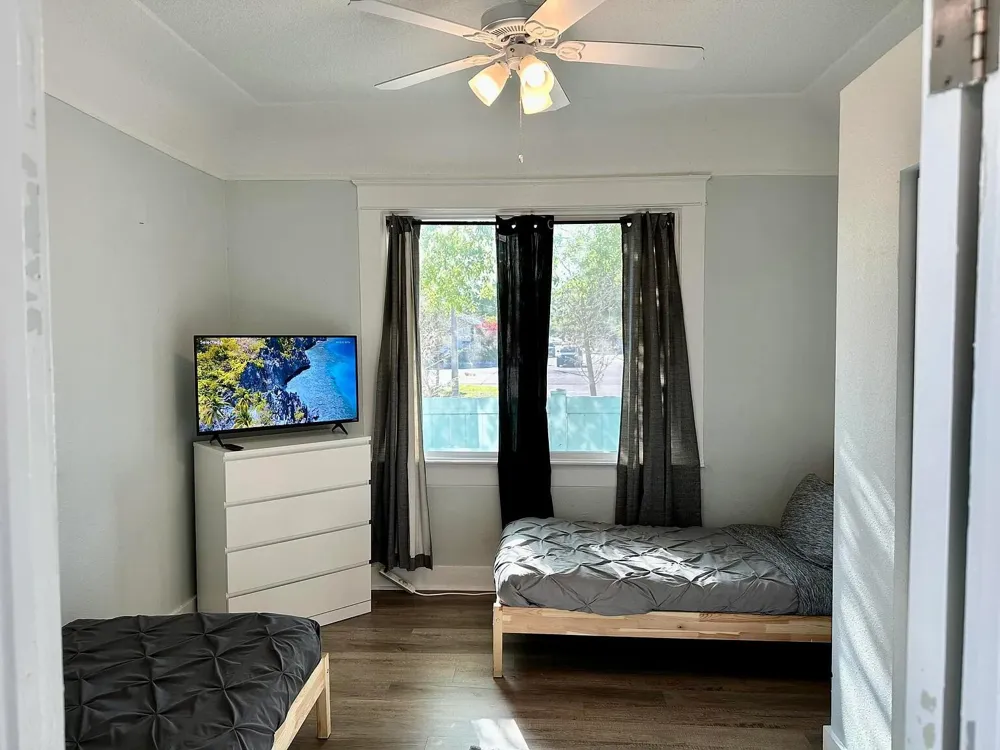 1504 E 33RD AVENUE Tampa, FL 33610