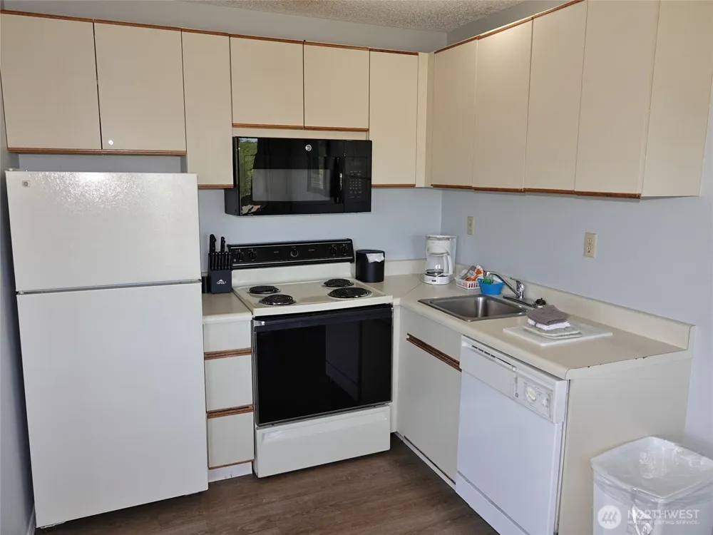 615 Ocean Shores Boulevard NW #201 Ocean Shores, WA 98569