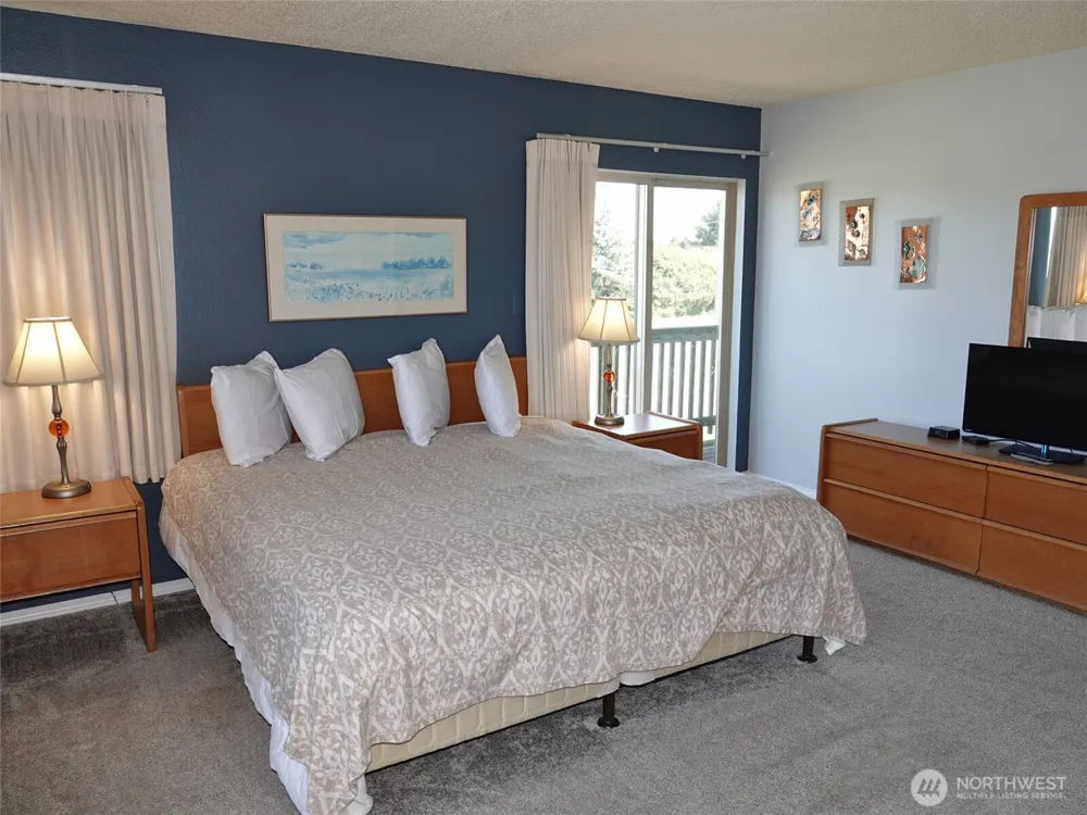 615 Ocean Shores Boulevard NW #201 Ocean Shores, WA 98569