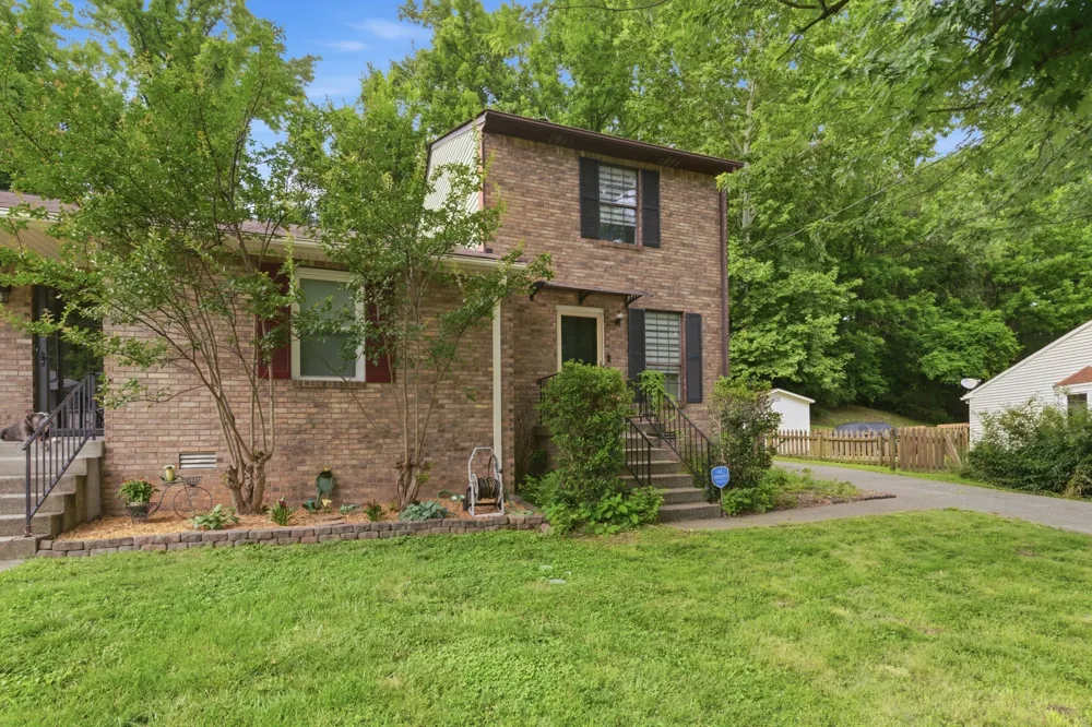 3332 Lakeside Pl Hermitage, TN 37076