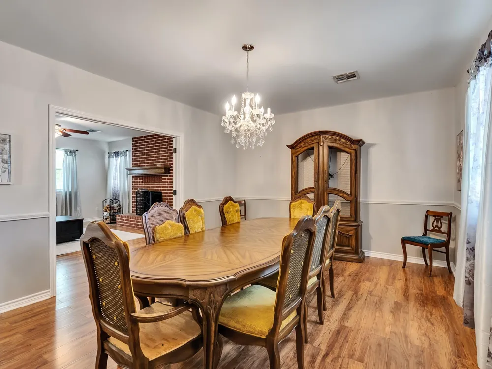 1928 Greentree Drive Huntsville, TX 77340