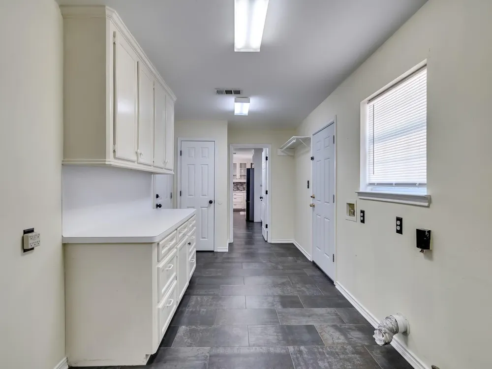 1928 Greentree Drive Huntsville, TX 77340