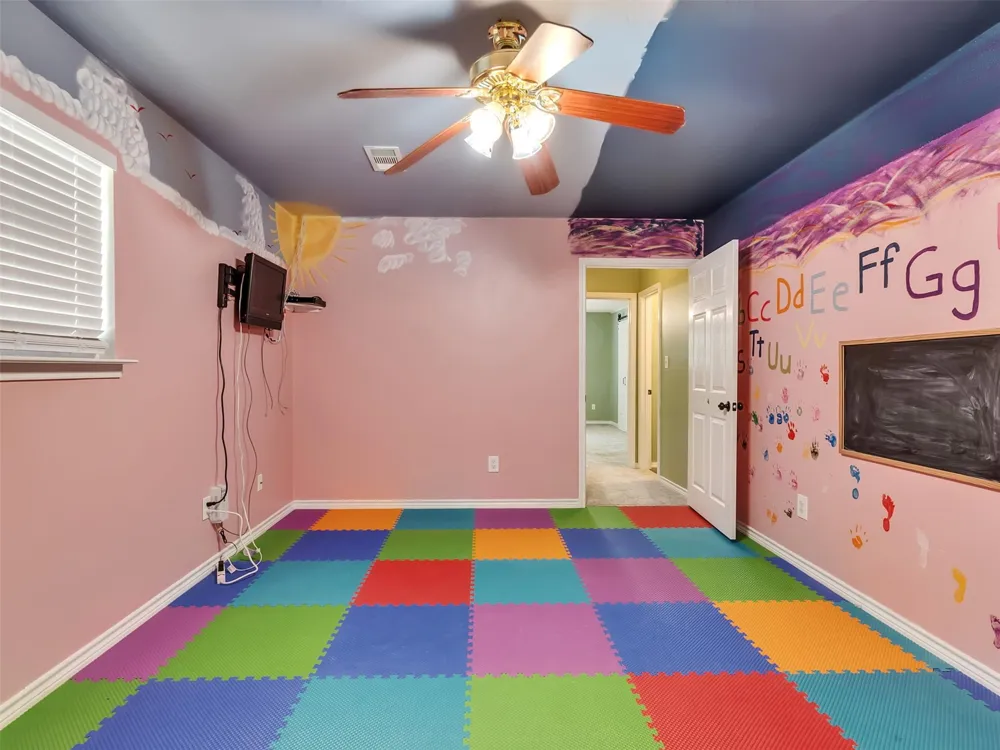 1928 Greentree Drive Huntsville, TX 77340