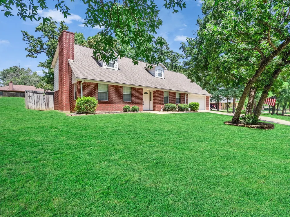 1928 Greentree Drive Huntsville, TX 77340