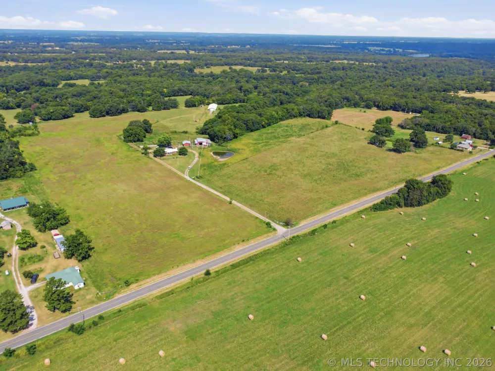 7703 447 ROAD Spavinaw, OK 74366