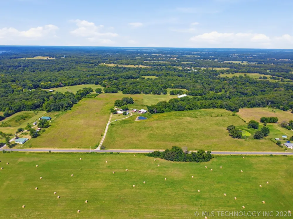 7703 447 ROAD Spavinaw, OK 74366