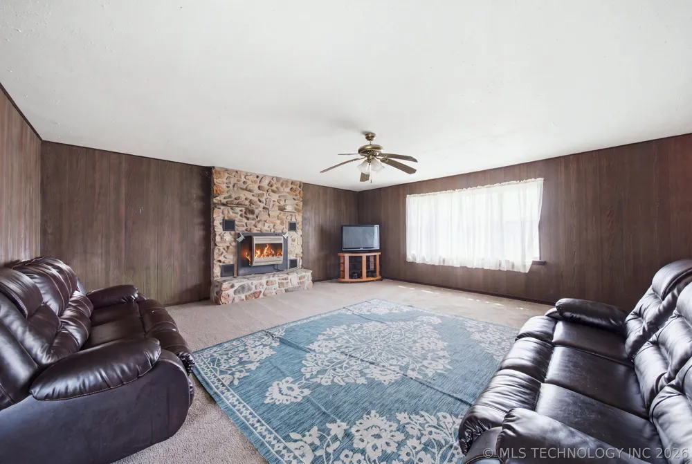 7703 447 ROAD Spavinaw, OK 74366