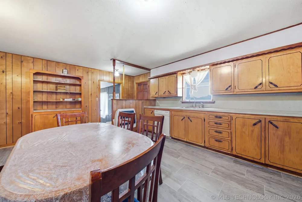 7703 447 ROAD Spavinaw, OK 74366