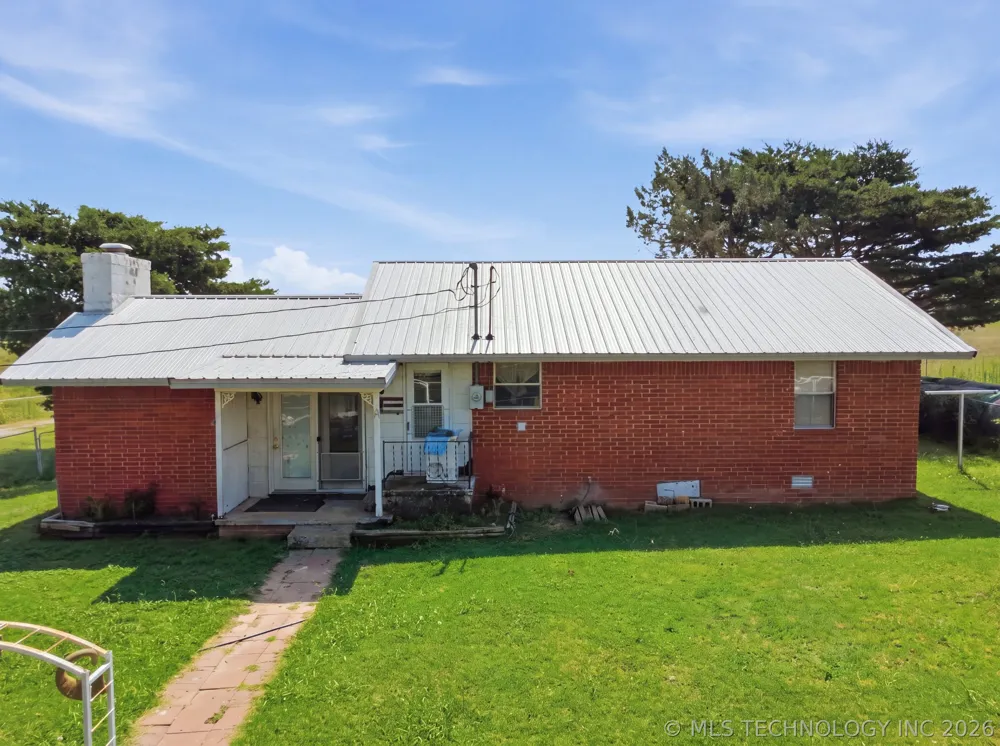 7703 447 ROAD Spavinaw, OK 74366