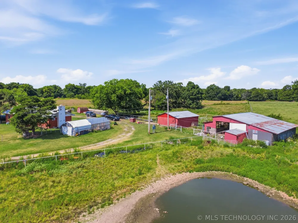 7703 447 ROAD Spavinaw, OK 74366