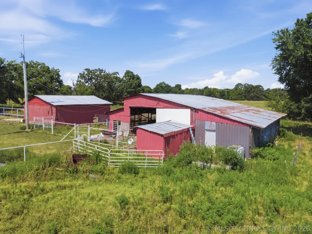 7703 447 ROAD Spavinaw, OK 74366