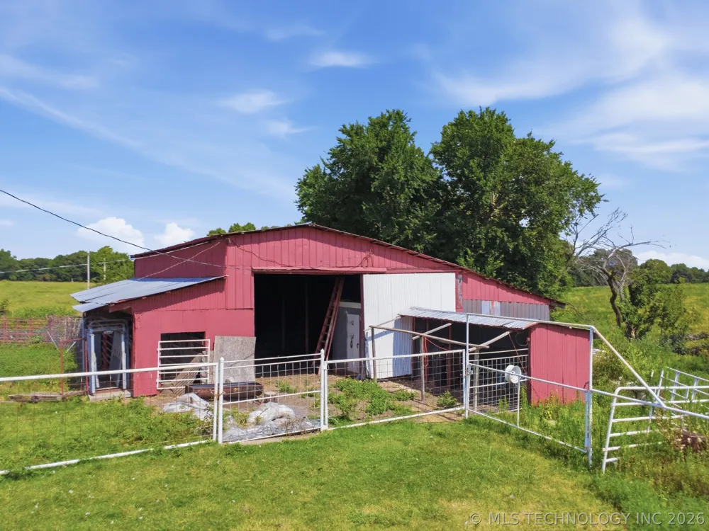 7703 447 ROAD Spavinaw, OK 74366