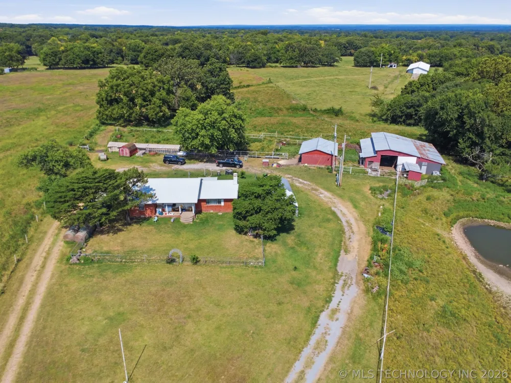 7703 447 ROAD Spavinaw, OK 74366