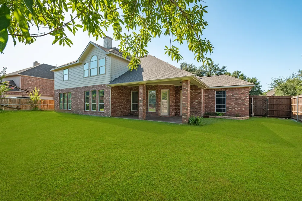 205 Creekside Drive Murphy, TX 75094
