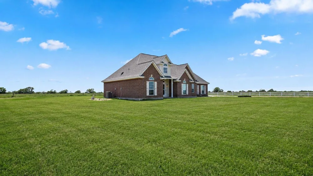 4628 Fm 457 Bay City, TX 77414