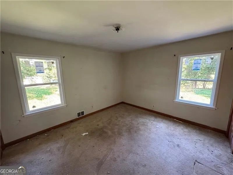 1049 Ben Higgins RD Dahlonega, GA 30533