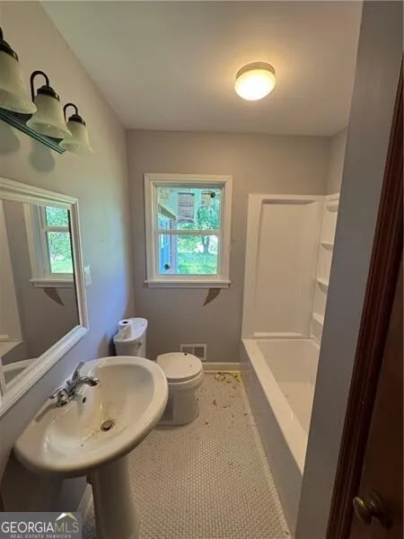 1049 Ben Higgins RD Dahlonega, GA 30533