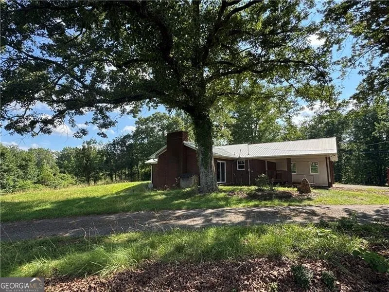 1049 Ben Higgins RD Dahlonega, GA 30533