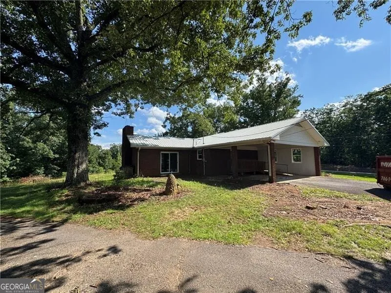 1049 Ben Higgins RD Dahlonega, GA 30533