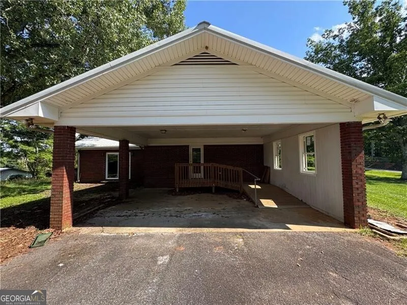 1049 Ben Higgins RD Dahlonega, GA 30533