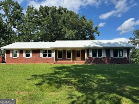 1049 Ben Higgins RD
