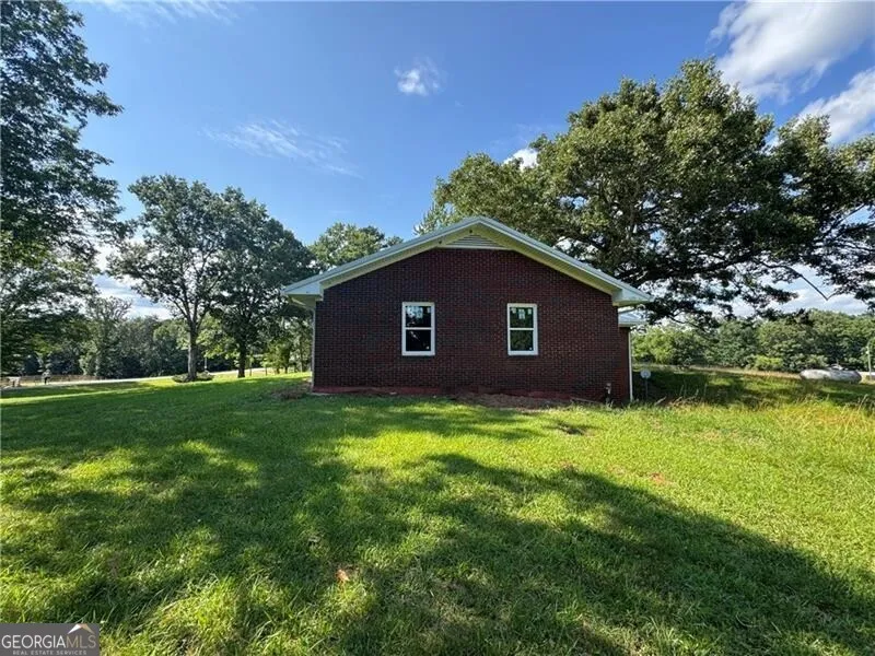 1049 Ben Higgins RD Dahlonega, GA 30533