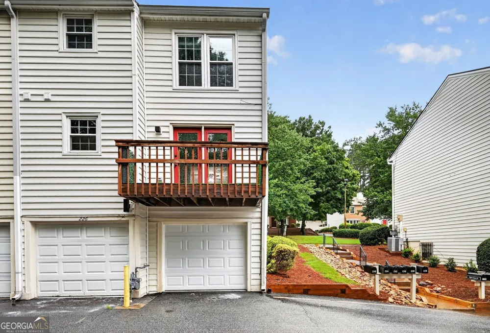 226 High Creek DR Roswell, GA 30076