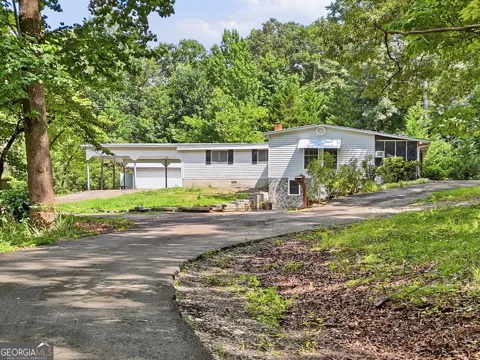 370 Thompson LN