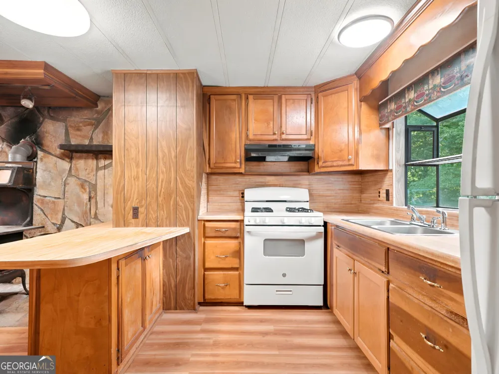 370 Thompson LN Jasper, GA 30143