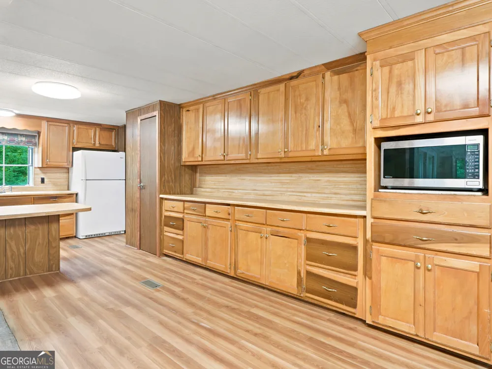 370 Thompson LN Jasper, GA 30143