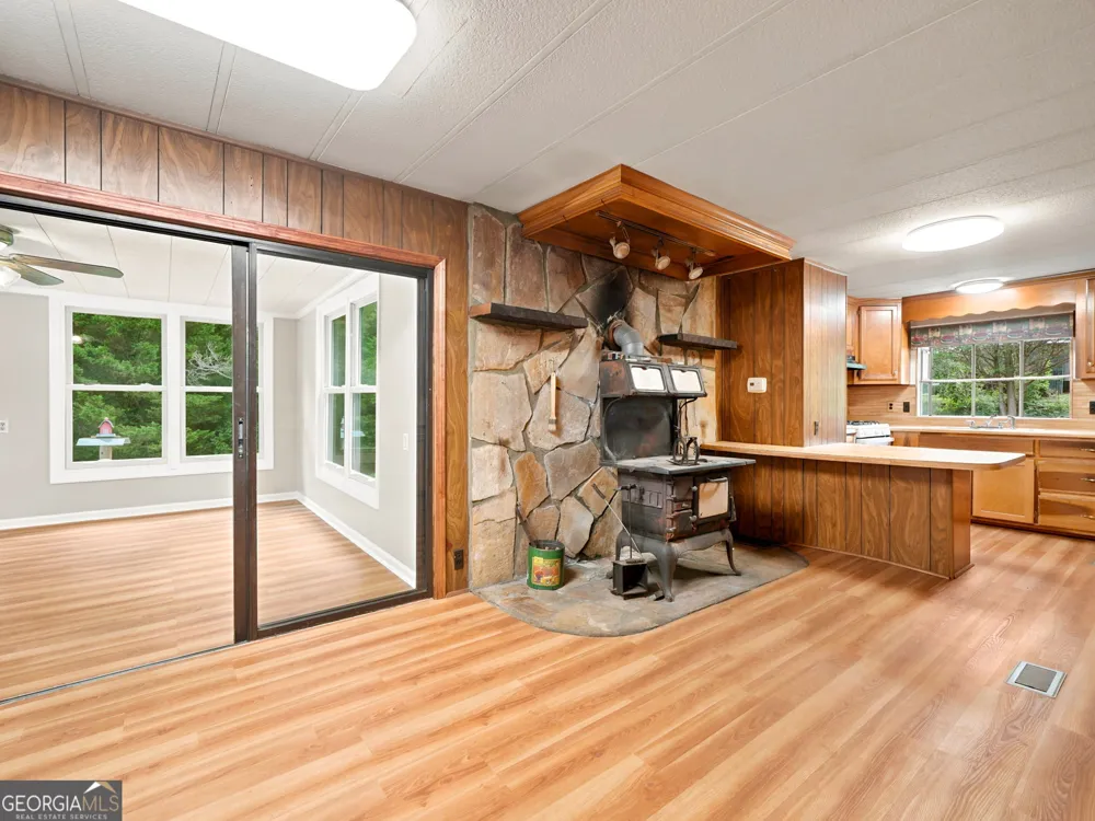 370 Thompson LN Jasper, GA 30143