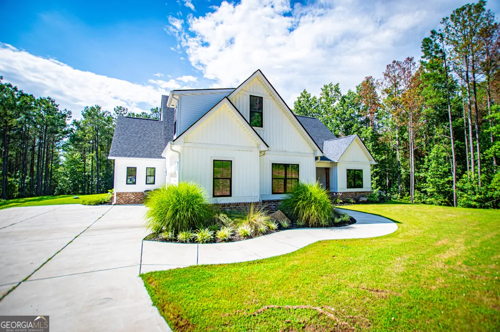 1800 Hutcheson Ferry RD Whitesburg, GA 30185