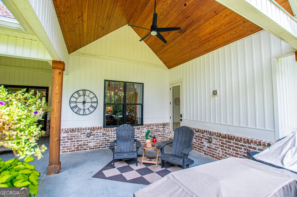 1800 Hutcheson Ferry RD Whitesburg, GA 30185