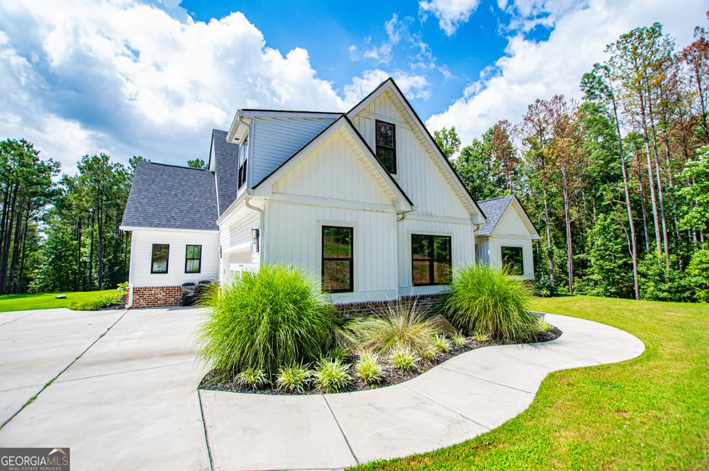 1800 Hutcheson Ferry RD Whitesburg, GA 30185