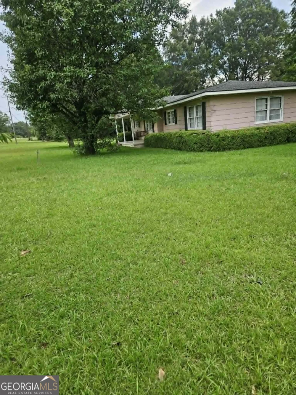 168 Lakeview Church RD Cochran, GA 31014