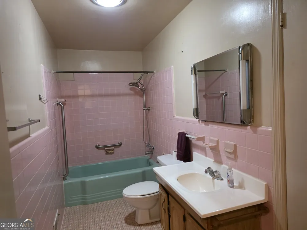 126 East Side Tallapoosa, GA 30176