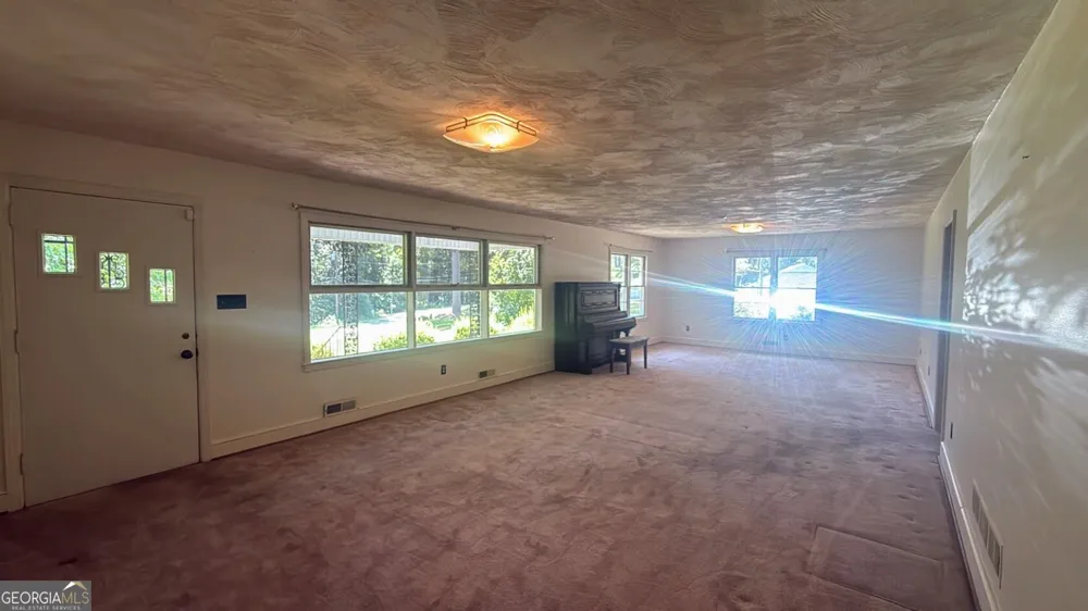 126 East Side Tallapoosa, GA 30176