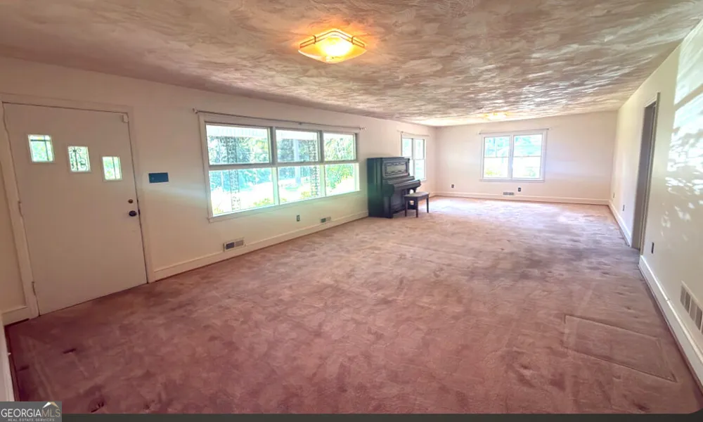 126 East Side Tallapoosa, GA 30176