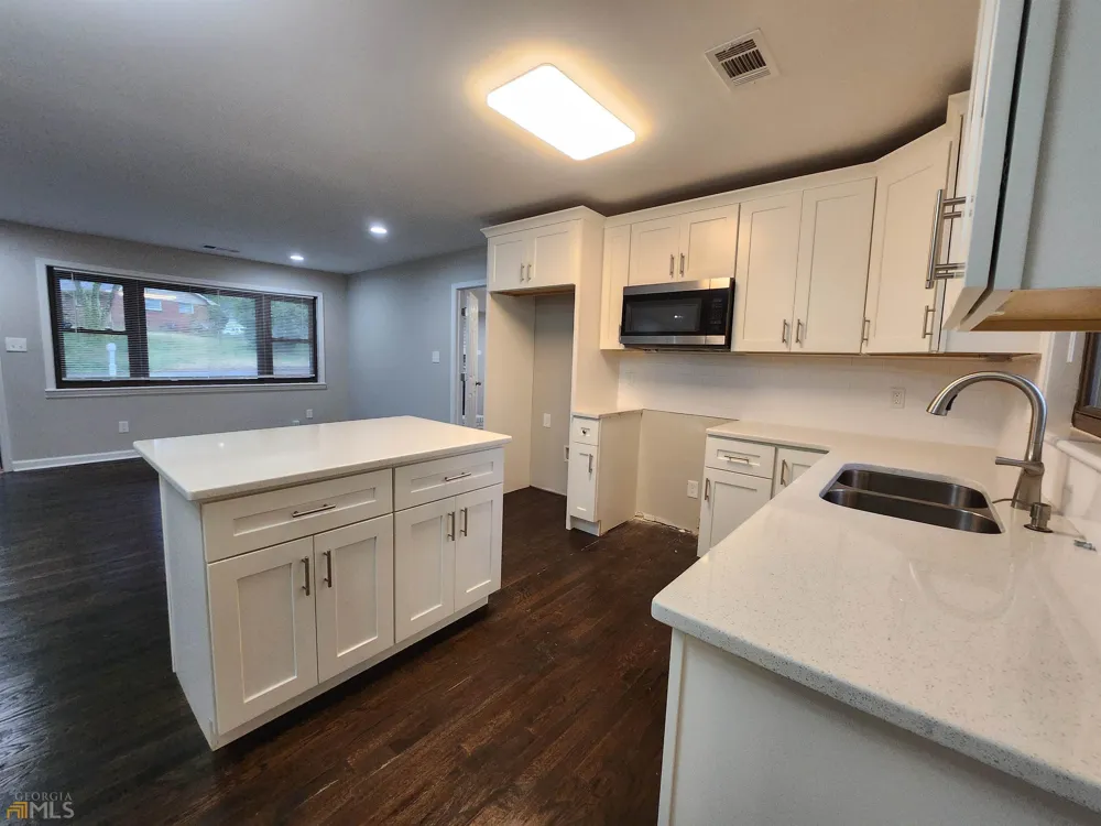 1858 Glen Echo DR Decatur, GA 30032
