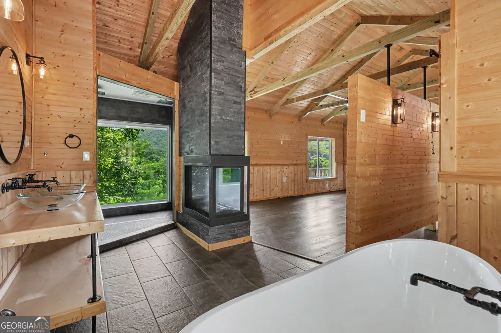 48 Little Bear TRL Sky Valley, GA 30537