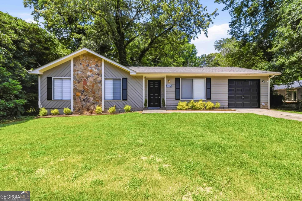 8227 Englewood TRL Riverdale, GA 30274