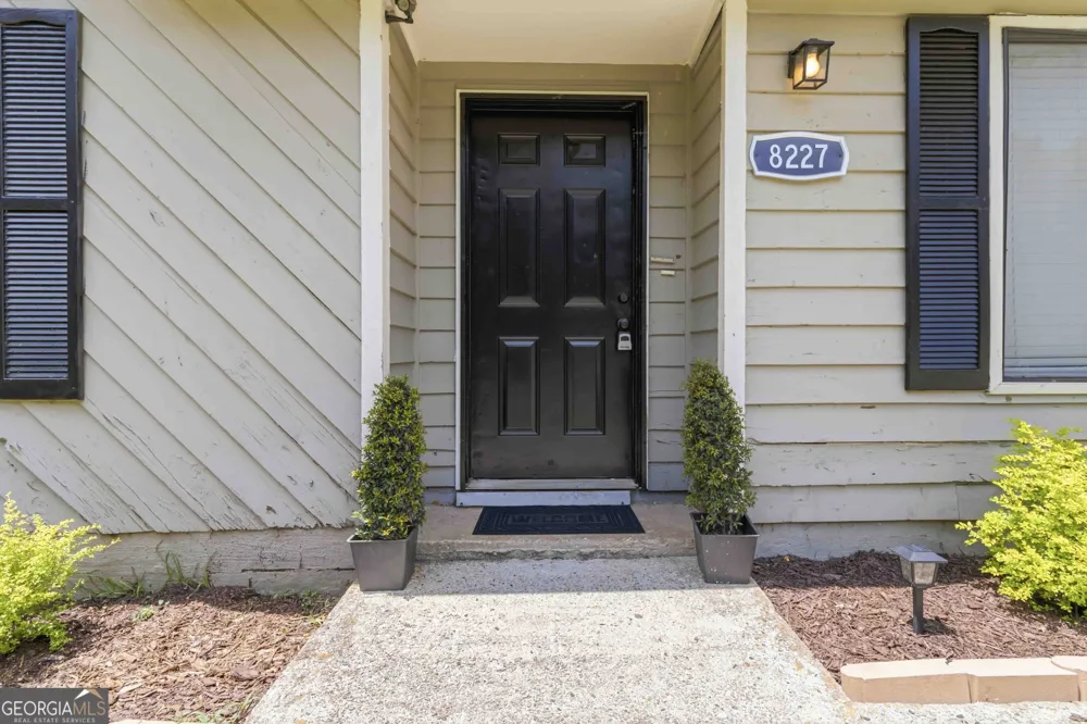 8227 Englewood TRL Riverdale, GA 30274