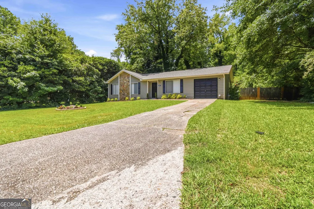 8227 Englewood TRL Riverdale, GA 30274