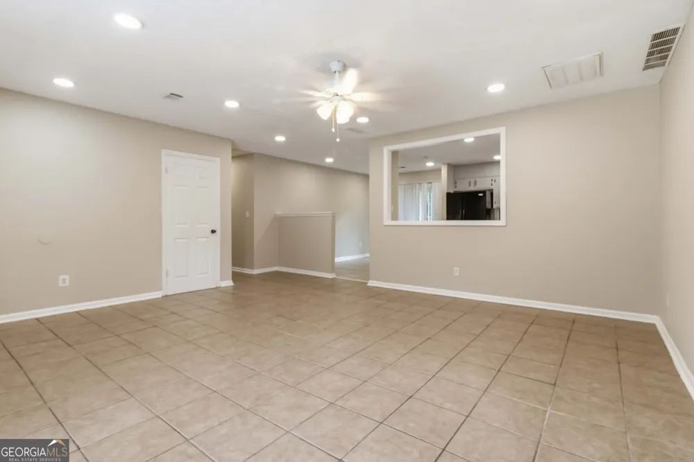 8227 Englewood TRL Riverdale, GA 30274