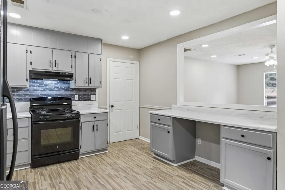 8227 Englewood TRL Riverdale, GA 30274