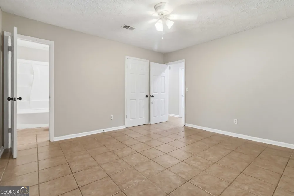 8227 Englewood TRL Riverdale, GA 30274